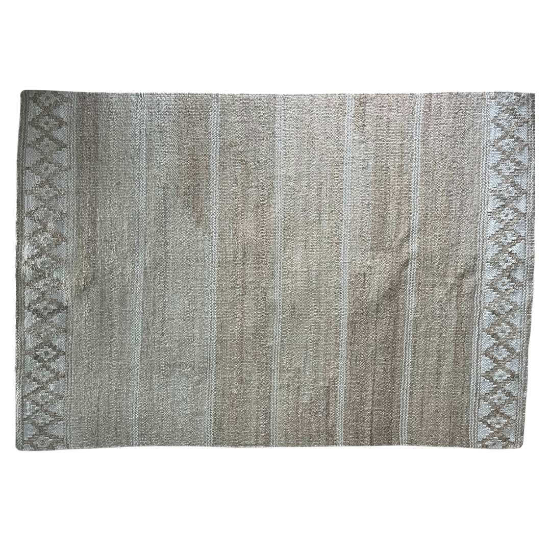 White Diamond Border Pattern Banana Fibre Rug (7.2x4.11 feet)